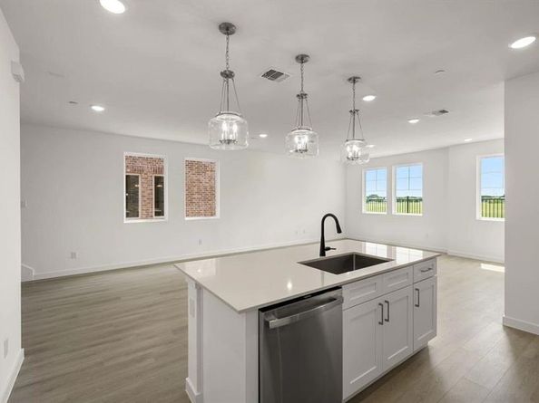 5733  Lakeview Drive , Watauga Texas 76148
