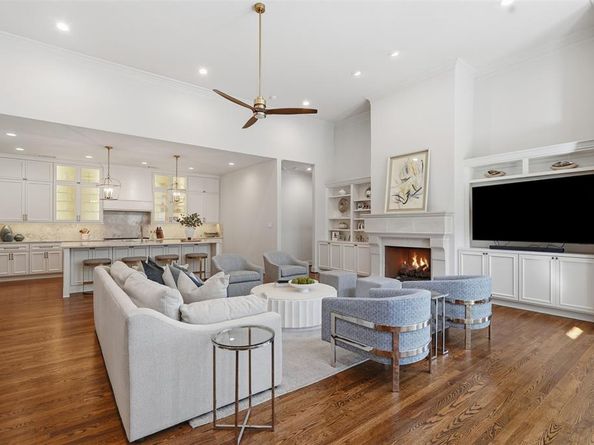 4105  Walnut Meadow Lane , Dallas Texas 75229