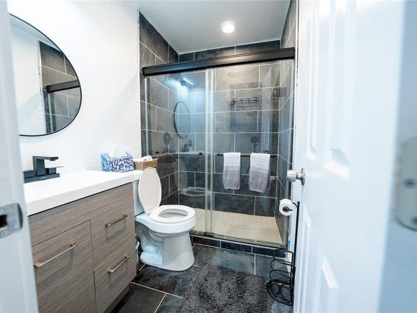 809  Broadus Avenue , Fort Worth Texas 76115