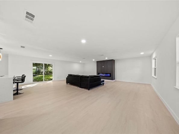 110  Hackberry Street , Lancaster Texas 75146
