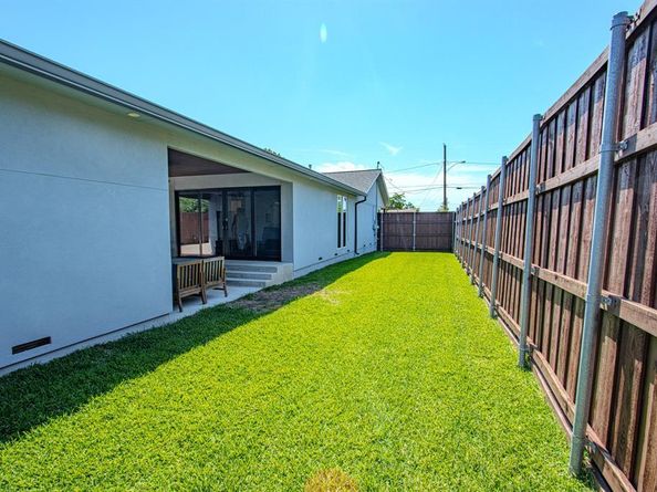 6550  Lockheed Boulevard , Dallas Texas 75209