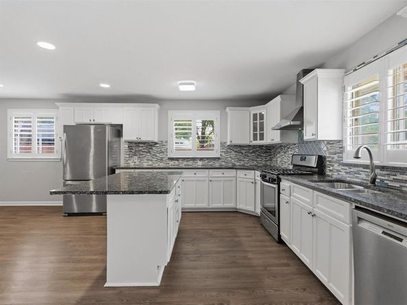 1109  Hadrian Court , Irving Texas 75062