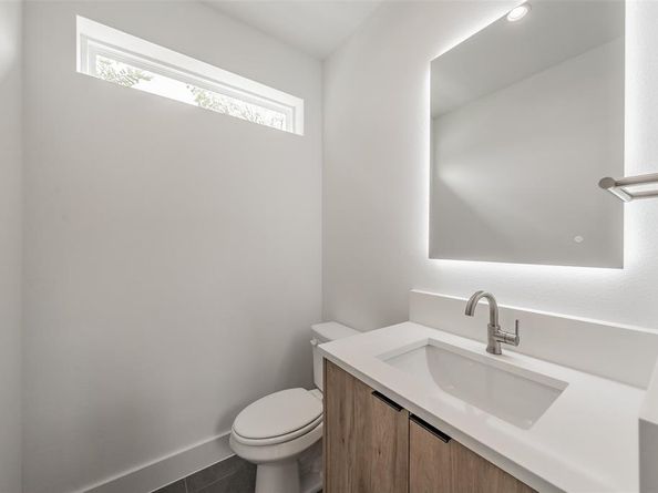 2523  Hondo Avenue  102, Dallas Texas 75219