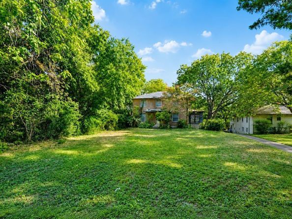 625 W Colorado Boulevard , Dallas Texas 75208