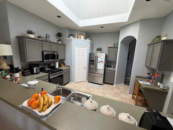 1202  Golden View Court , Arlington Texas 76001