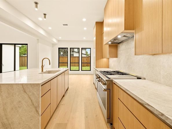3715  Park Lane , Dallas Texas 75220