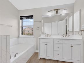 1527  Biltmore Lane , Irving Texas 75063