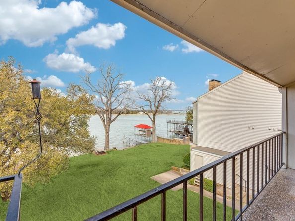 390  Driftwood Court  3B1, Azle Texas 76020