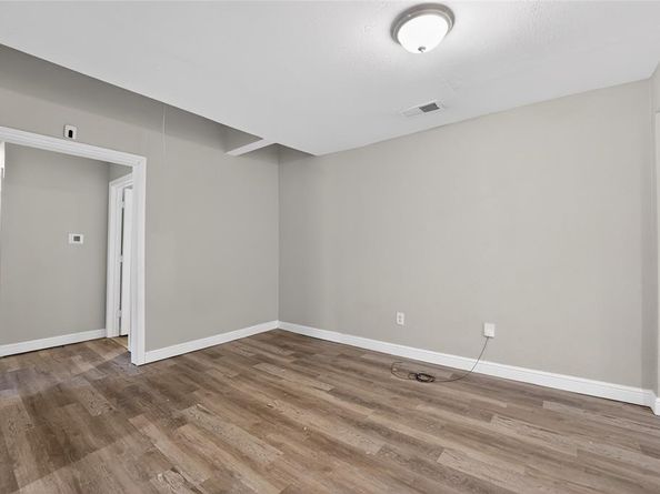 2805  Walker Street , Fort Worth Texas 76105