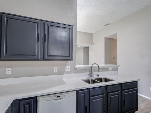 9049  Elbe Trail , Fort Worth Texas 76118
