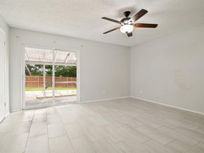 922  Meadowdale Circle , Garland Texas 75043