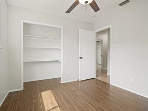 922  Meadowdale Circle , Garland Texas 75043