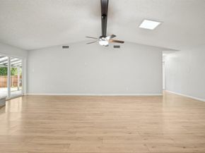 922  Meadowdale Circle , Garland Texas 75043