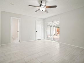 922  Meadowdale Circle , Garland Texas 75043