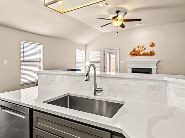 1609  Desperado Road , Fort Worth Texas 76131