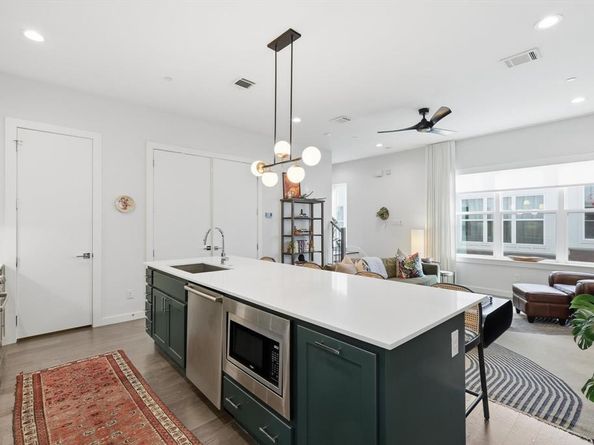 4620  Munger Avenue  105, Dallas Texas 75204