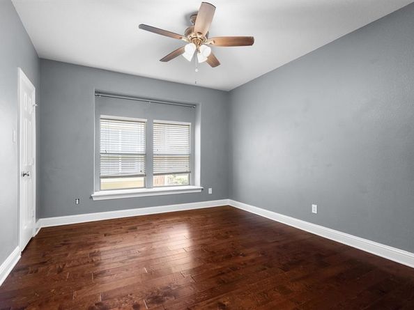 8381  Fullerton Street , Lantana Texas 76226