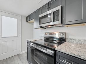 2702  Douglas Avenue  121, Dallas Texas 75219