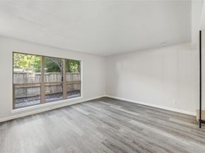 2702  Douglas Avenue  121, Dallas Texas 75219