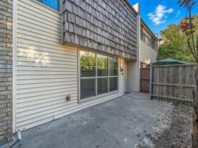 2702  Douglas Avenue  121, Dallas Texas 75219