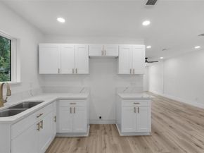612  Clairemont Avenue , Fort Worth Texas 76103
