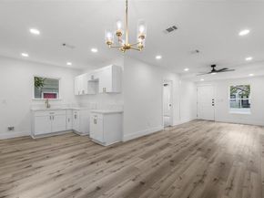 612  Clairemont Avenue , Fort Worth Texas 76103