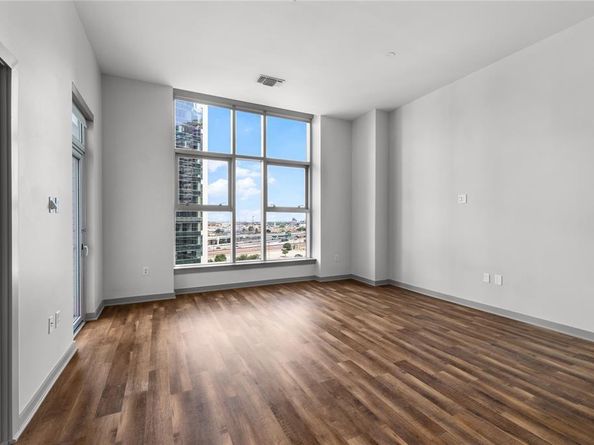 2323 N Houston Street  714, Dallas Texas 75219