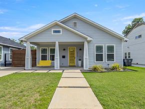 2534  Gladstone Drive , Dallas Texas 75211