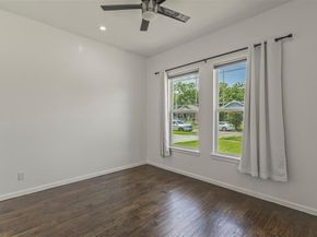 2534  Gladstone Drive , Dallas Texas 75211