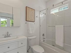 2534  Gladstone Drive , Dallas Texas 75211