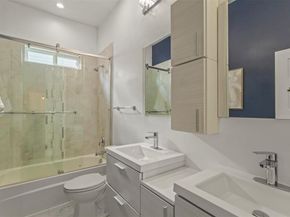 2534  Gladstone Drive , Dallas Texas 75211