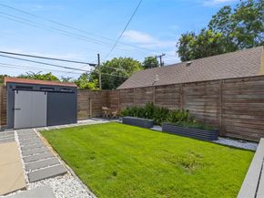 2534  Gladstone Drive , Dallas Texas 75211