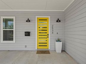 2534  Gladstone Drive , Dallas Texas 75211