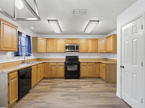 605  Buttercup Circle , Garland Texas 75040