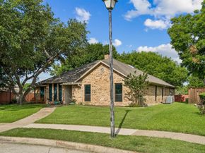 1907  Lansdown Court , Carrollton Texas 75010