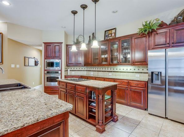 2620  Waters Edge Drive , Grand Prairie Texas 75054