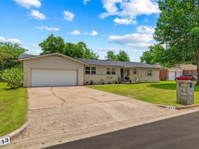 1213  Park Center Street , Benbrook Texas 76126