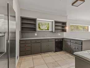 2224  Lakeland Drive , Dallas Texas 75228