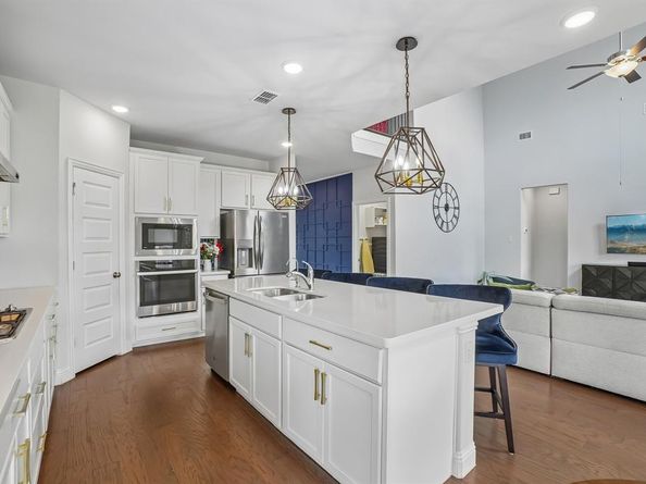 10120  Lakemont Drive , Fort Worth Texas 76131