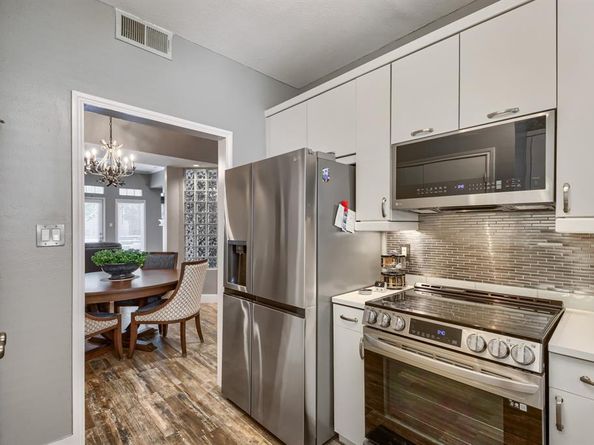 4040  Avondale Avenue  302, Dallas Texas 75219
