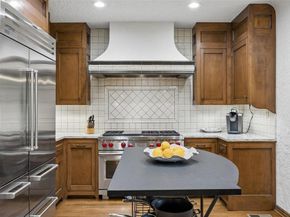 6655  Lakewood Boulevard , Dallas Texas 75214