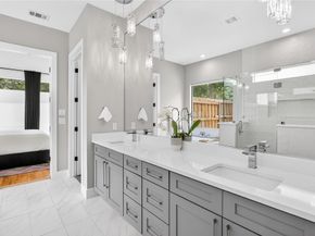 2123  Southerland Avenue , Dallas Texas 75203