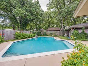 2414  Lakeview Circle , Arlington Texas 76013