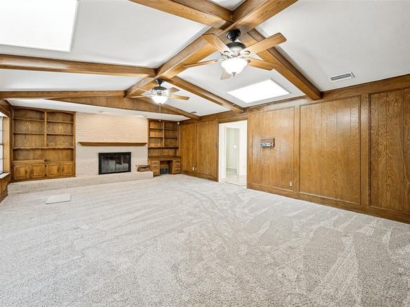 2414  Lakeview Circle , Arlington Texas 76013