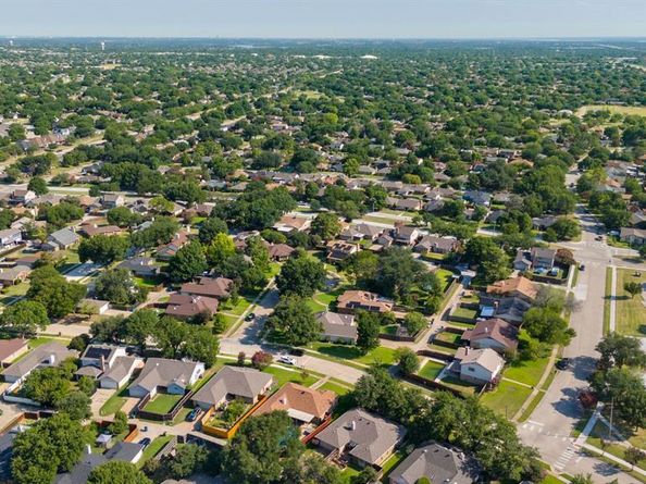 1810  Tiburon Bend , Lewisville Texas 75067