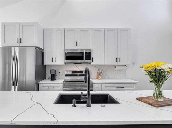6738  Eastridge Drive  101, Dallas Texas 75231