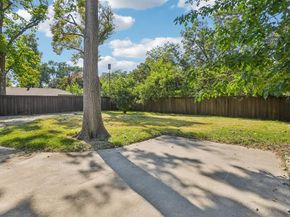 10129  Gateway Lane , Dallas Texas 75218
