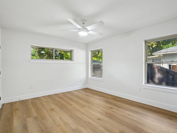 10129  Gateway Lane , Dallas Texas 75218