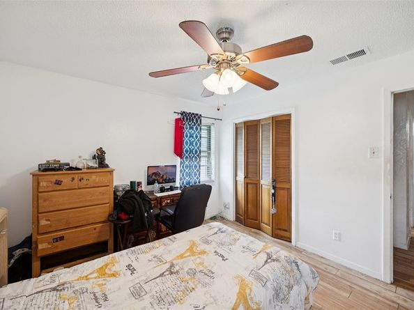 8332  Foxwood Lane , Dallas Texas 75217