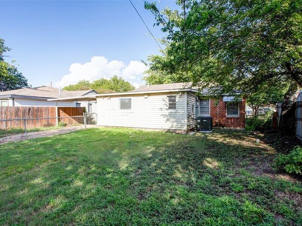 3504  Mission Street , Fort Worth Texas 76109